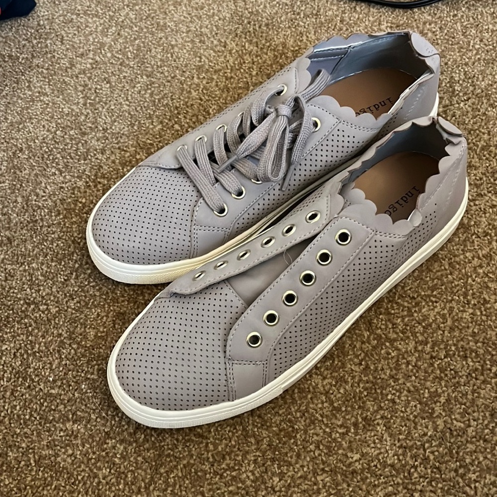 Indigo Road light purple sneakers, size 9, never worn